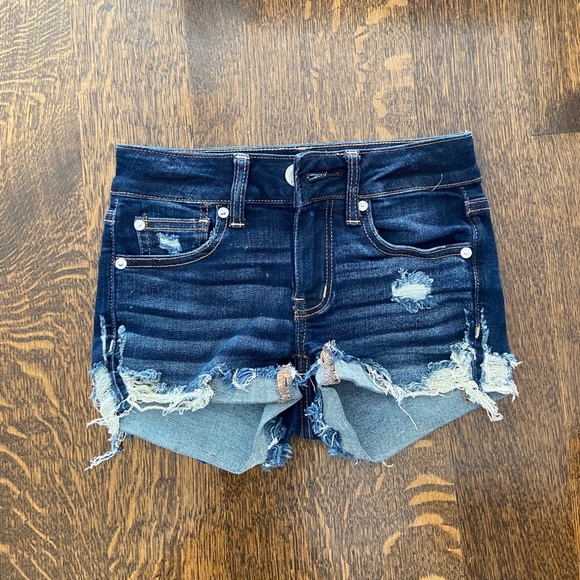 distressed dark denim shorts - Picture 2 of 3